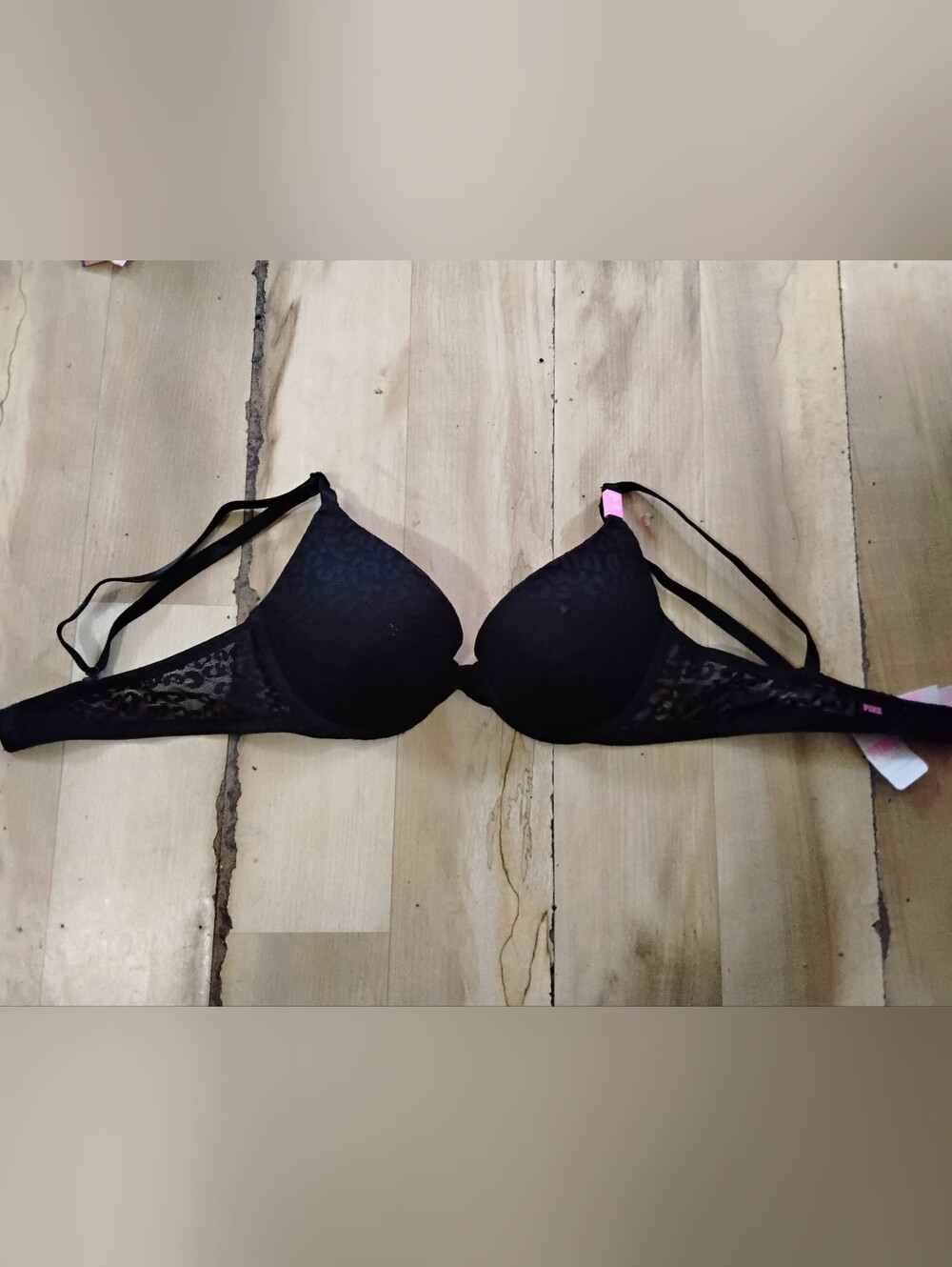Victoria's Secret Black Lace Push-Up Bra with Pink Tag